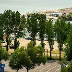 Summerland Sunrise Apartments
