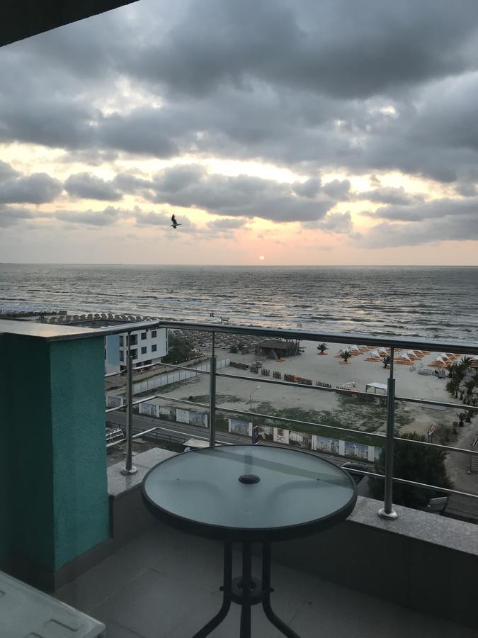 Summerland Sunrise * Mamaia
